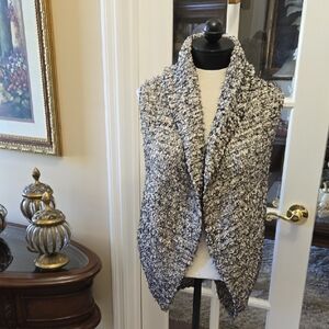 Karen Kane Textured Black and White Sweater Vest Bulky Knit Open Front Large EUC